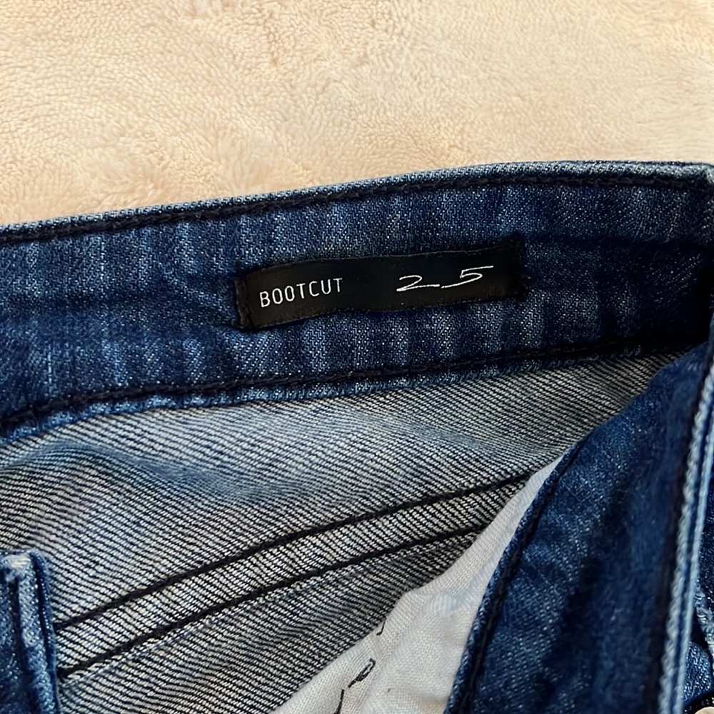 William Rast Bootcut Jeans // Size 25 // medium wash - Picture 8 of 9